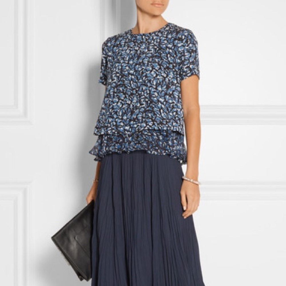 *LIKE NEW* ELIZABETH & JAMES Silk Printed Top